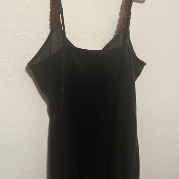 Black velvet slip dress - Picture 7 of 7